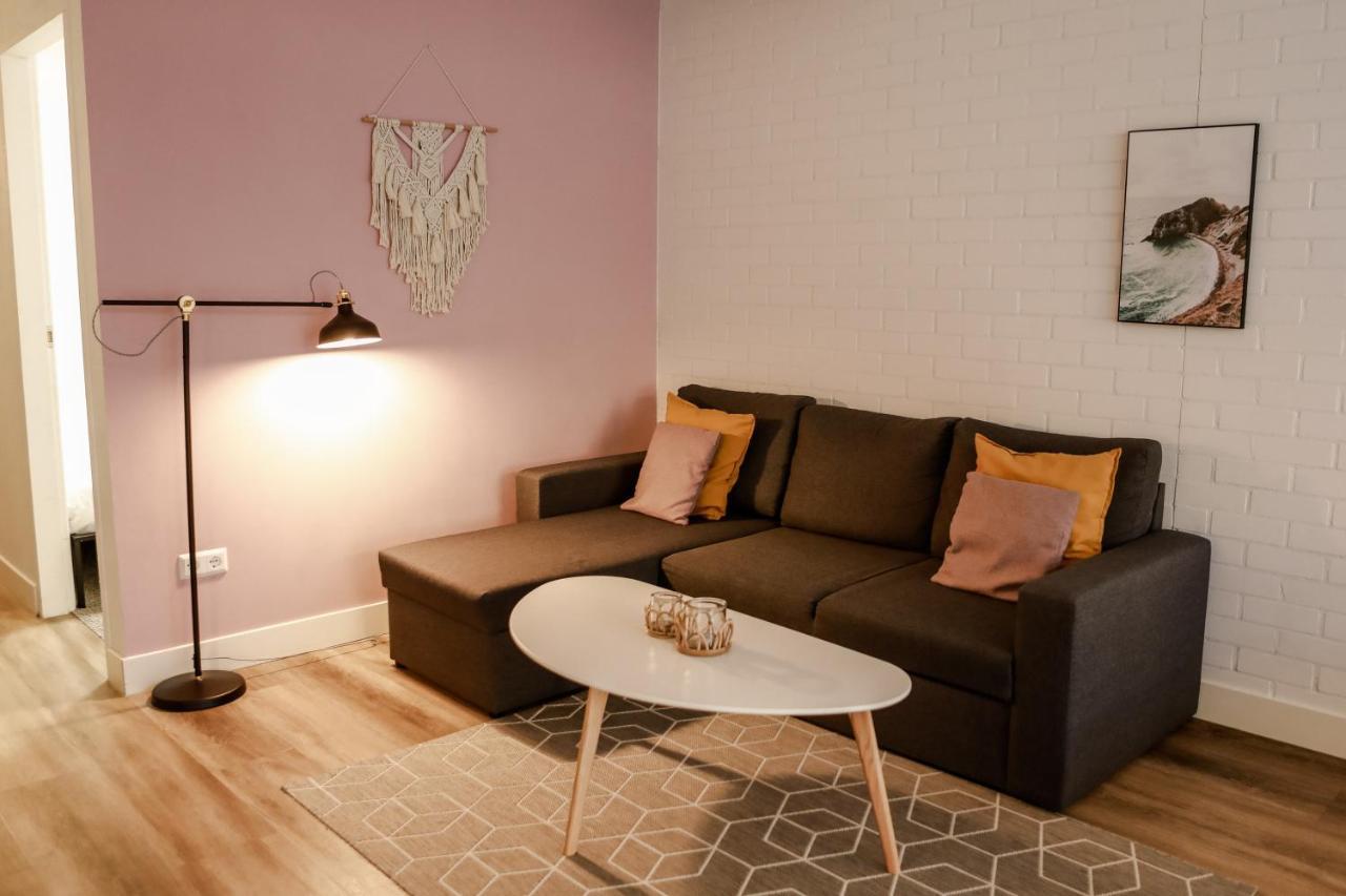 Ruim Appartement In Centrum イアーセーケ エクステリア 写真