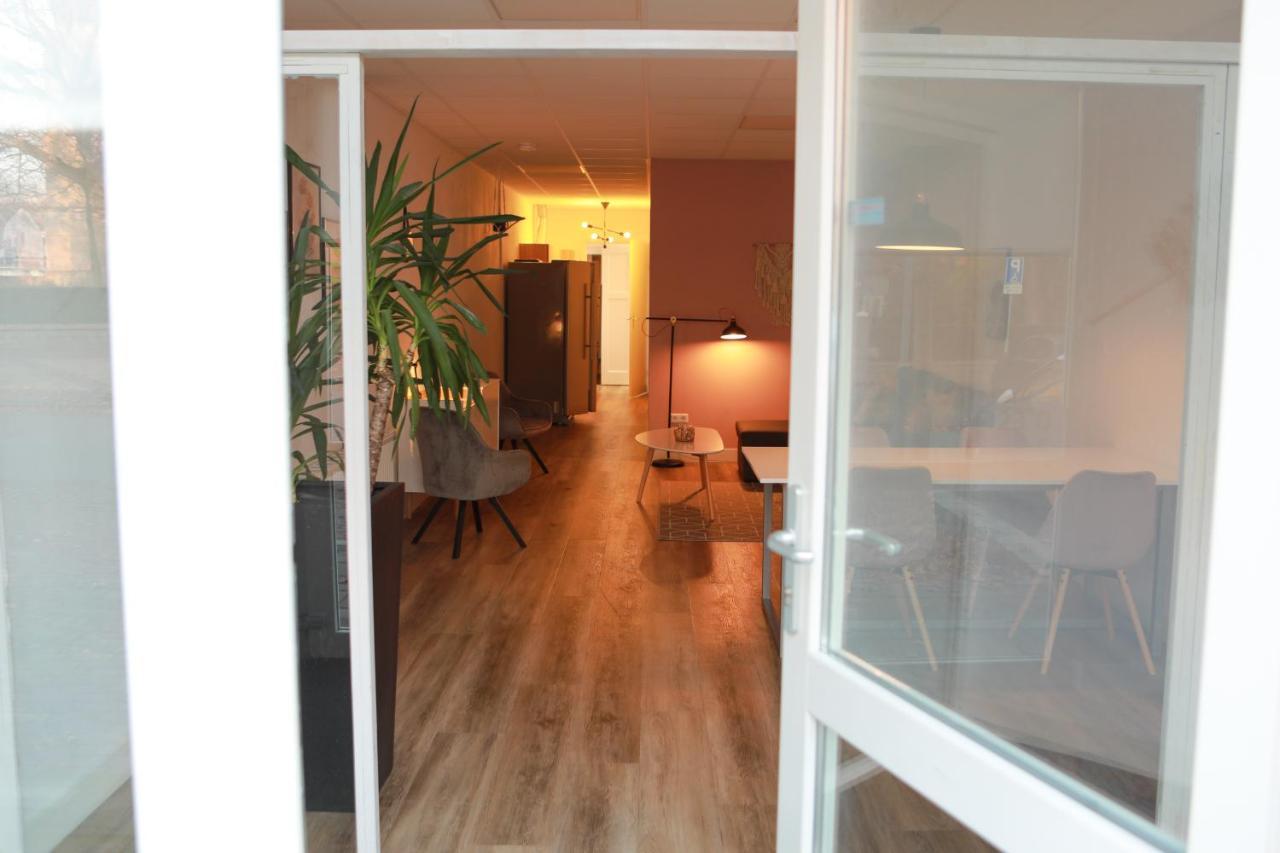 Ruim Appartement In Centrum イアーセーケ エクステリア 写真